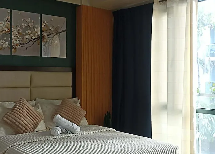 Apartahotel Staycation Near Airport Manila